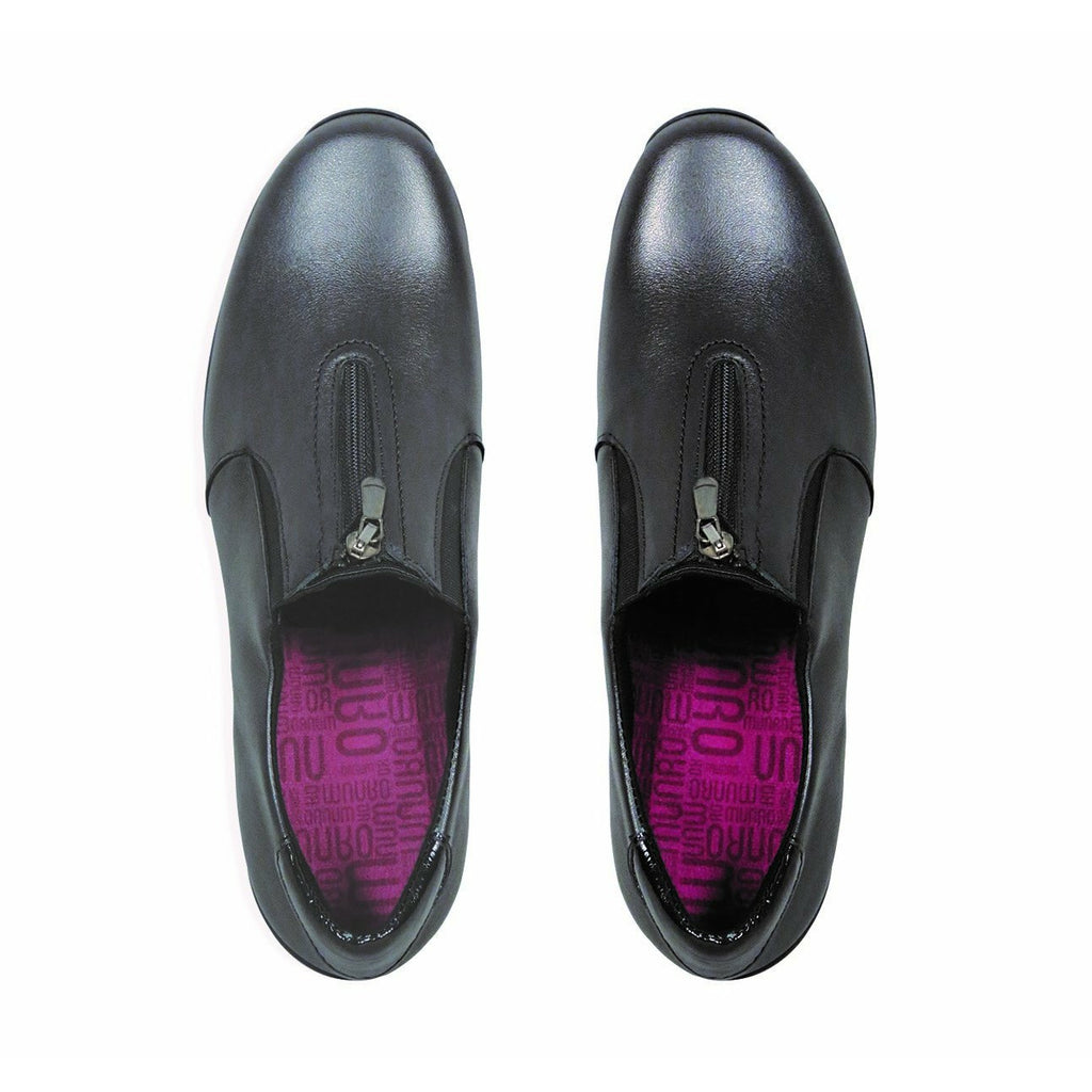 Munro traveler best sale slip on shoes